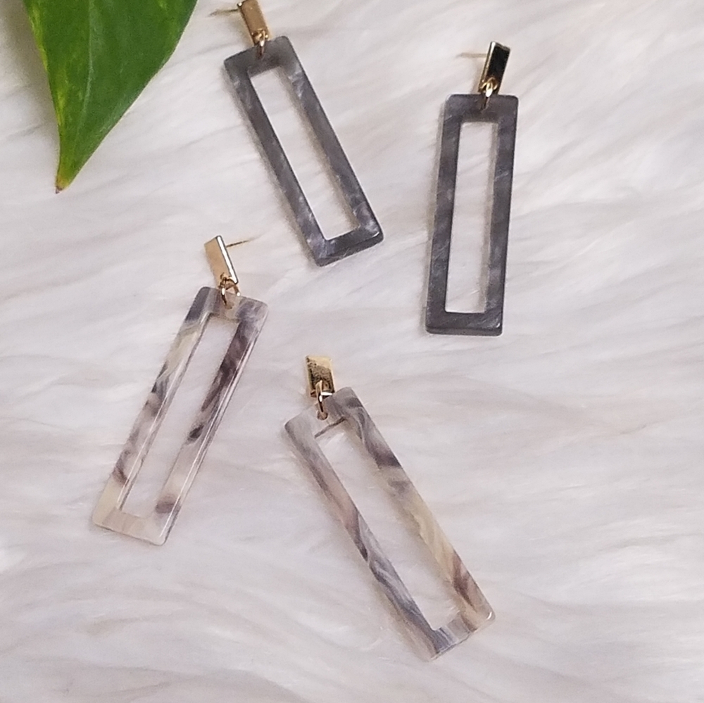 Gray Shell Rectangular Cutout Earrings - Picture 2 of 4